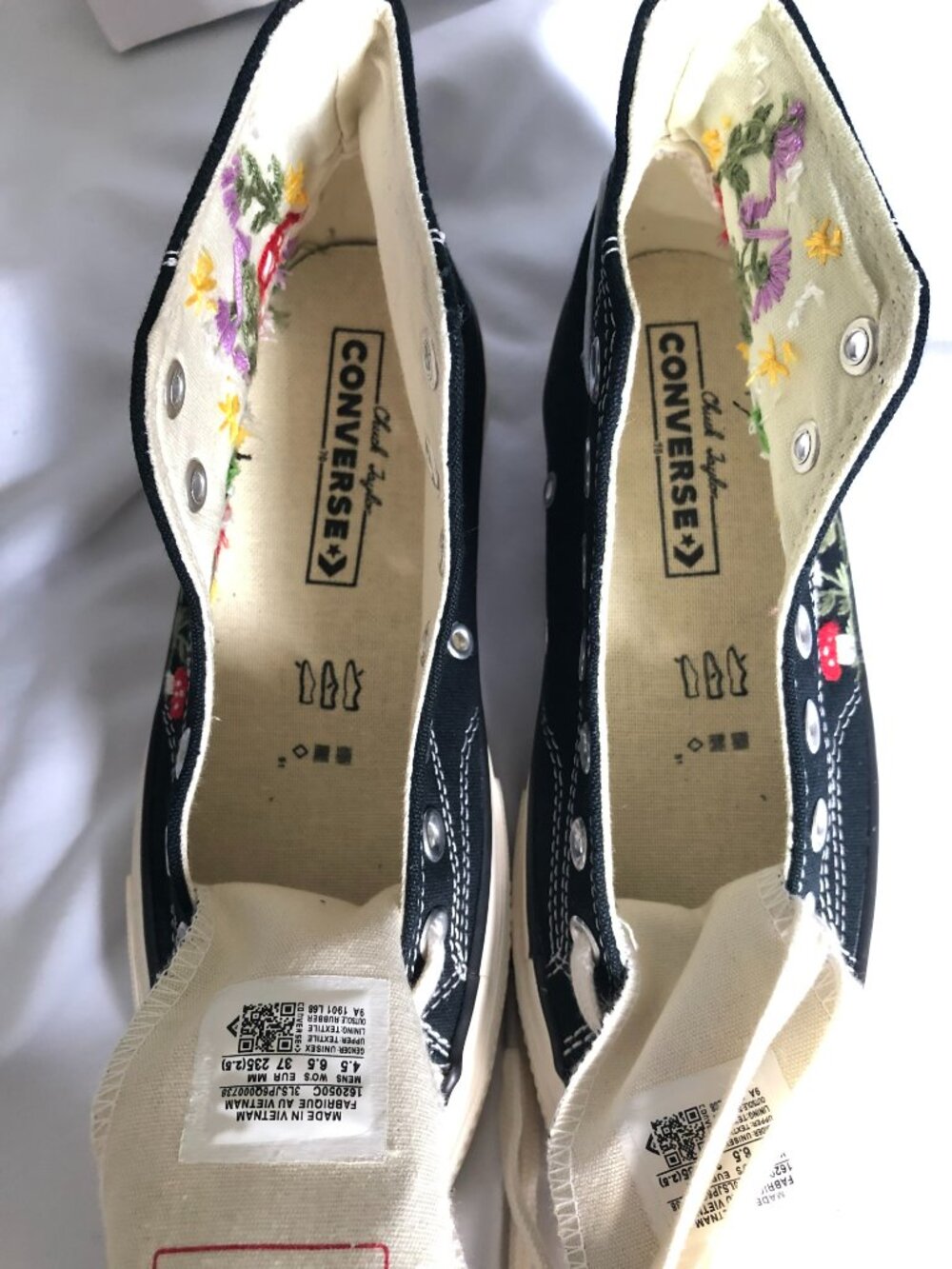 NWT Converse Chuck Taylor Embroidered Mushroom Frog Flowers High Tops Size 6.5W - Picture 13 of 14